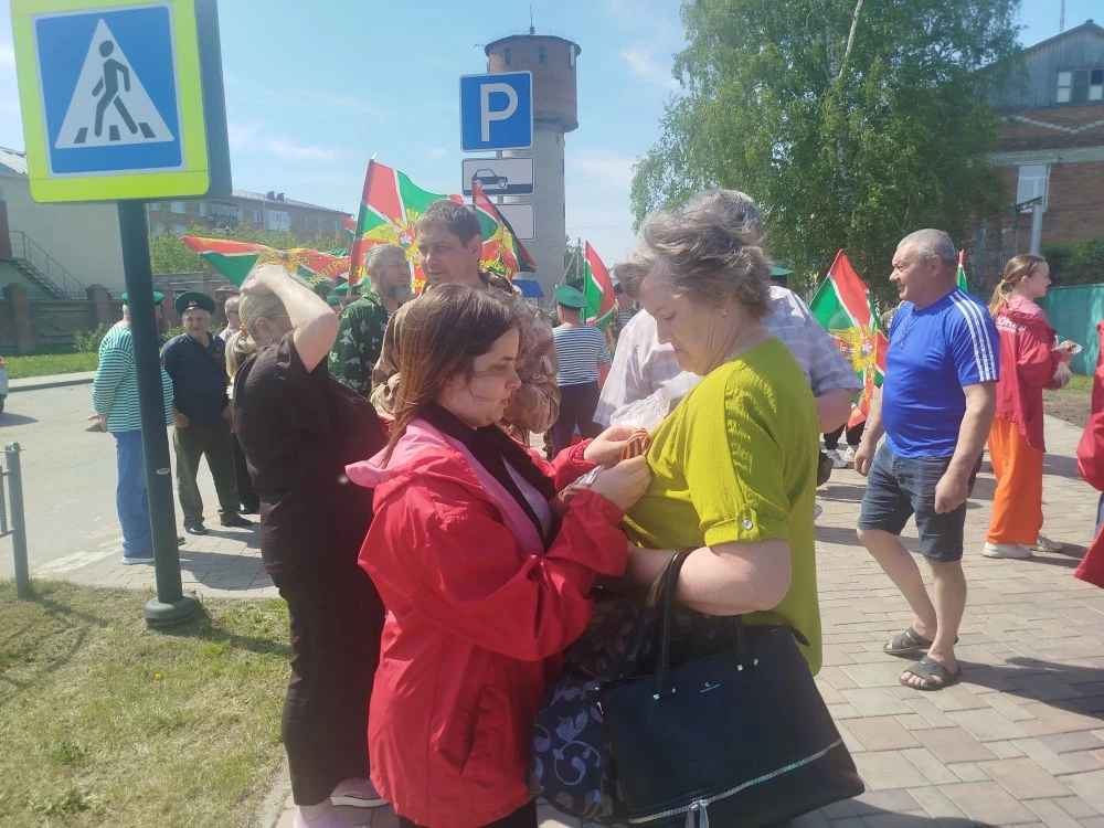 🇷🇺 Сегодня в Таре состоялось торжественное открытие Мемориала землякам, павшим при вы...