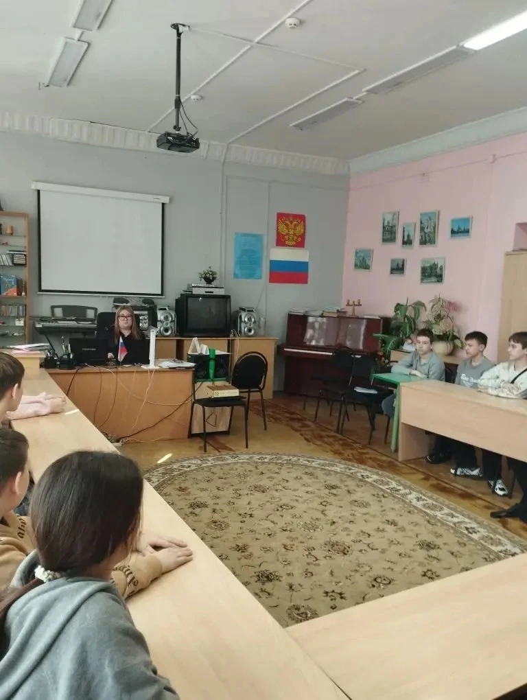 Сегодня для обучающихся 57 школы прошли беседы инспектора ОДН Ленинского района по правовой грамотно