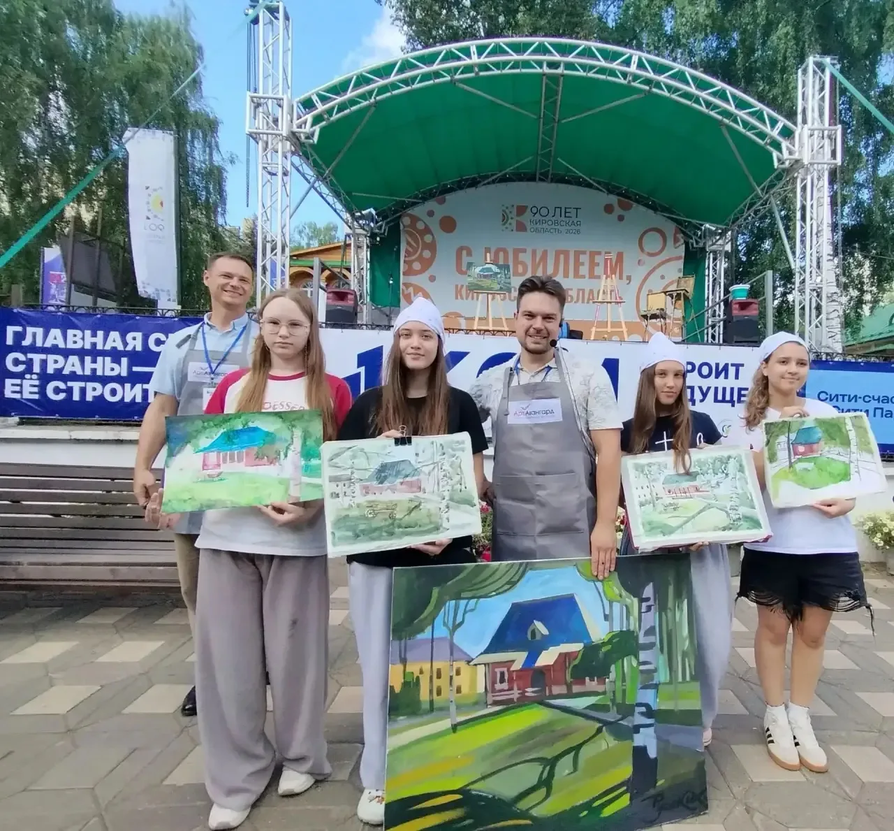 8 августа историческая Спасская у Дома Витберга стала импровизированной художественной ...