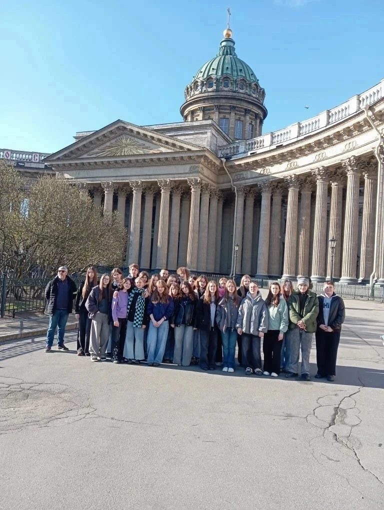 🚌💫 Вот это было путешествие! 9Г, 9В и 7В вместе со своими классными руководителями — Светланой Викто