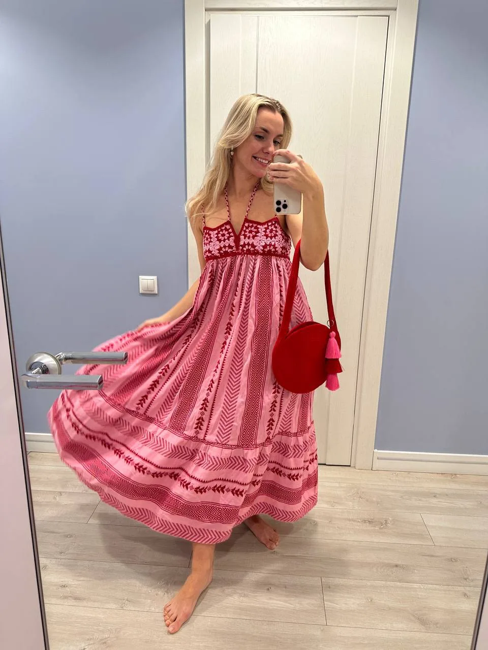 Идеальная сумка для летних прогулок😍

И да, она по моему бесплатному уроку! Сумка сшита из шнура 8 