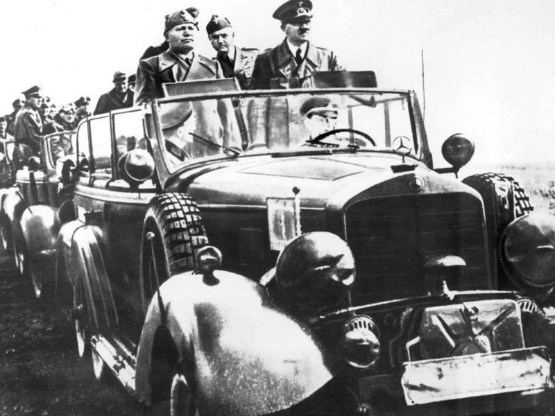 Муссолини и Гитлер в Полтаве.