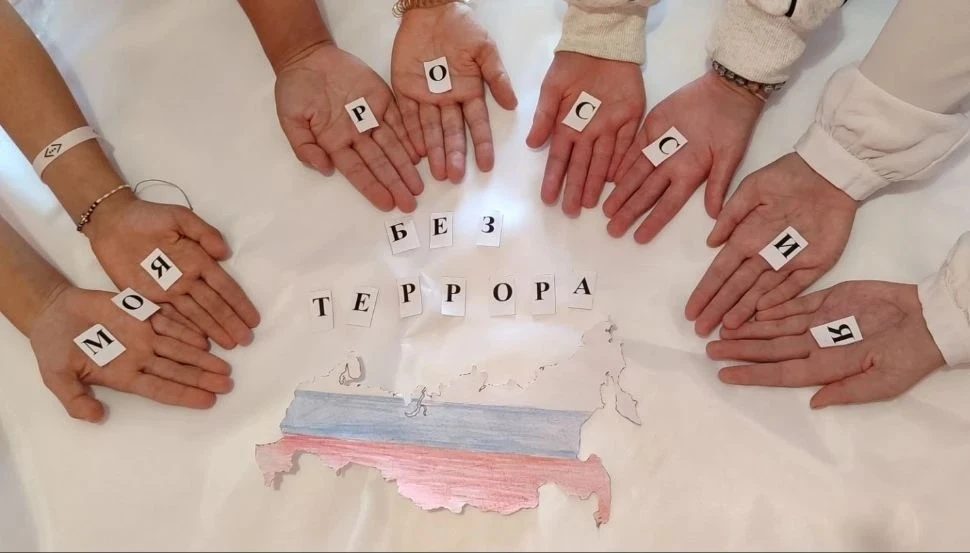 ⚡Зажечь свечу в сердце: в школе прошел мастер-класс «Свеча памяти»