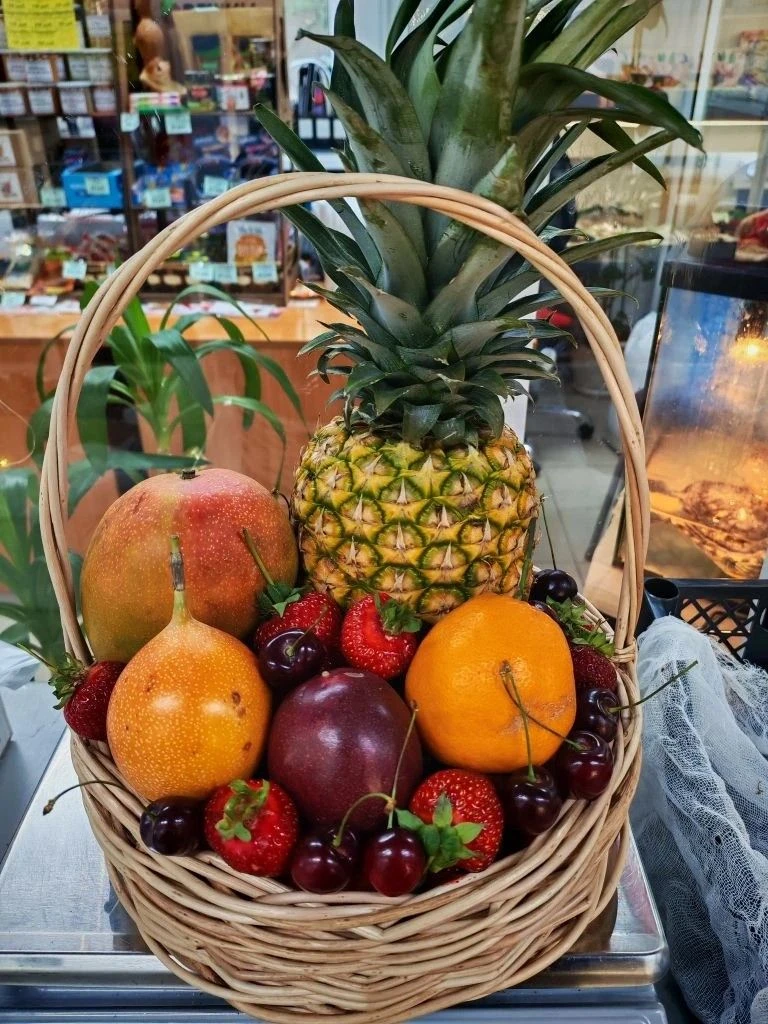 Мы предлагаем не только 💐 букеты, можем оформить 🪹 корзинку, 🎁 картонную коробочку и...