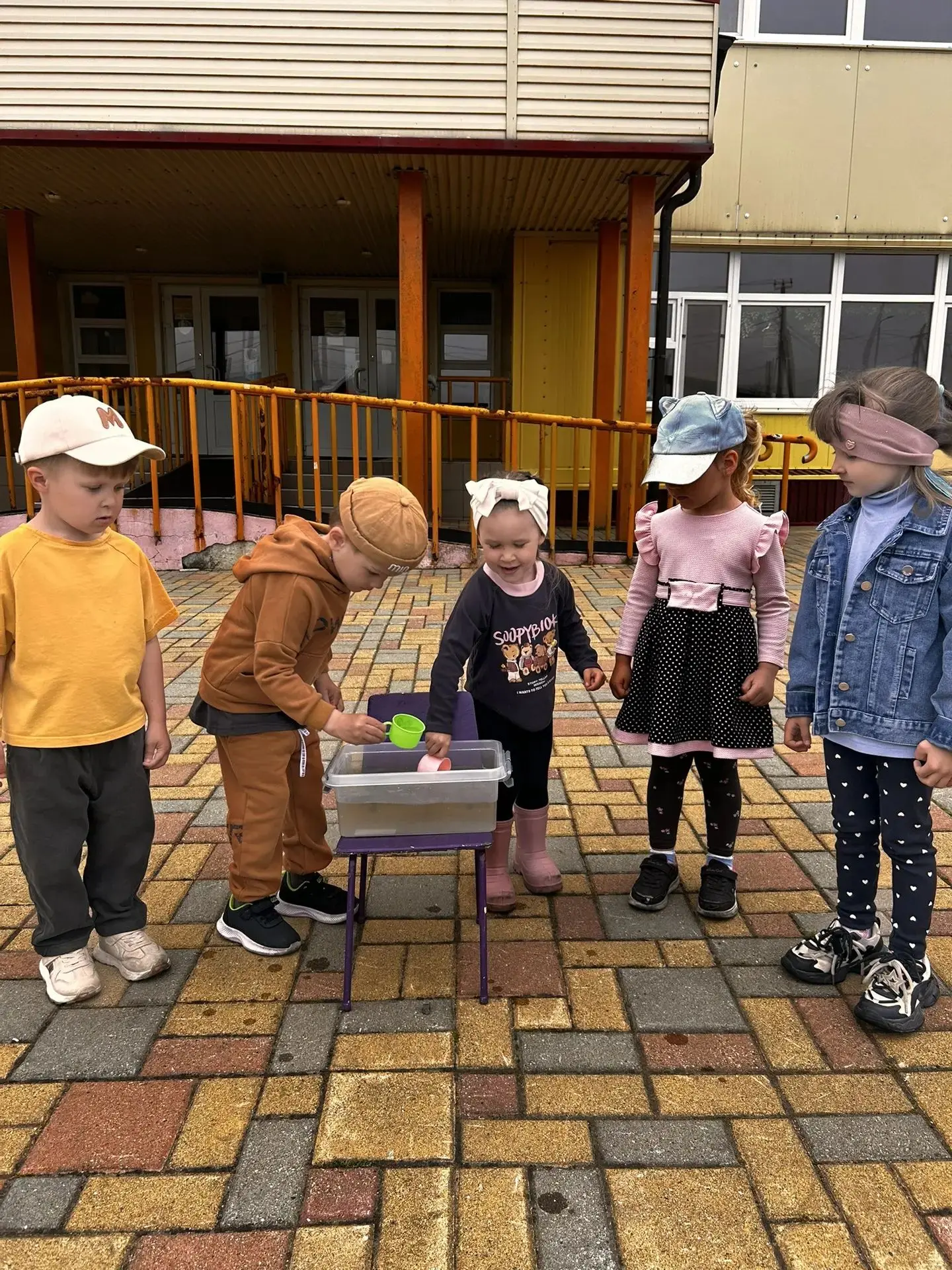 Лето — время для экспериментов и веселья 🙌 ☀️ 

🌞В теплые солнечные дни мы стараемся проводить как