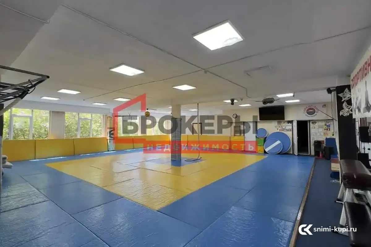 Коммерческая, 220 м², 1 эт.