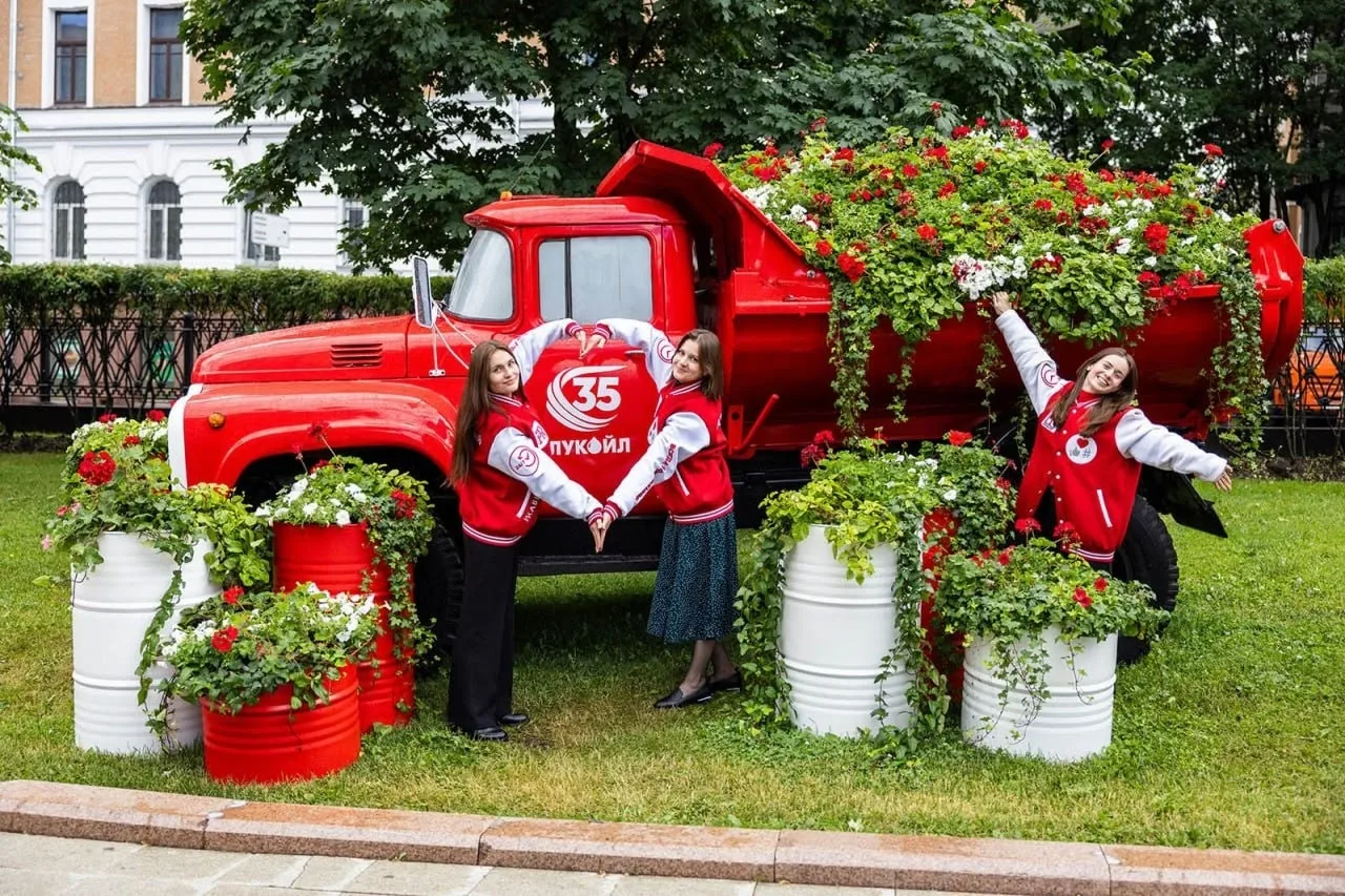 🌸Столичный бизнес украсил Москву в рамках фестиваля «Сады и цветы»

🌿На городских улицах появились