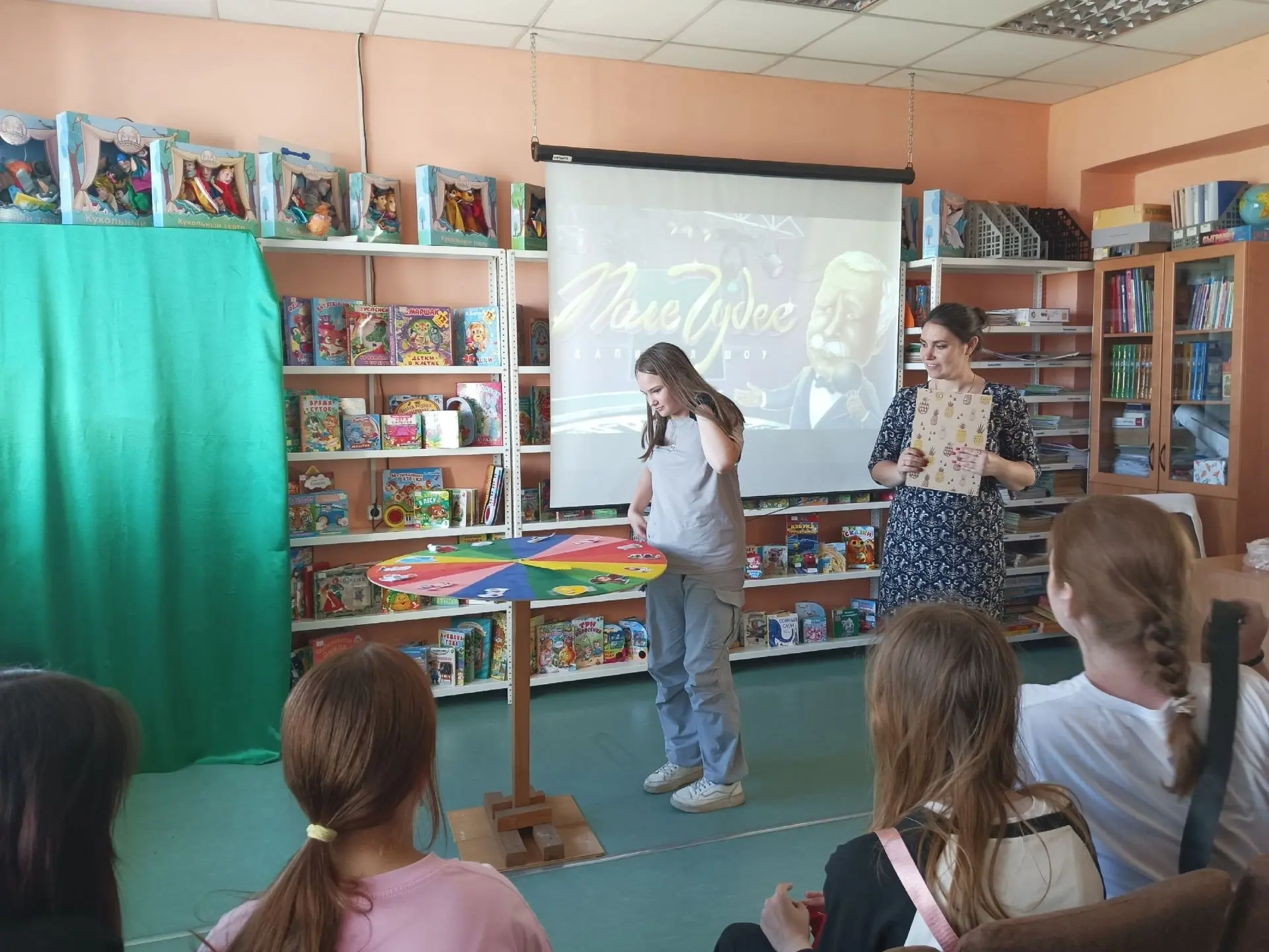 Спешим поделиться самыми яркими моментами! Наша библиотека превратилась в настоящую арену для юных з