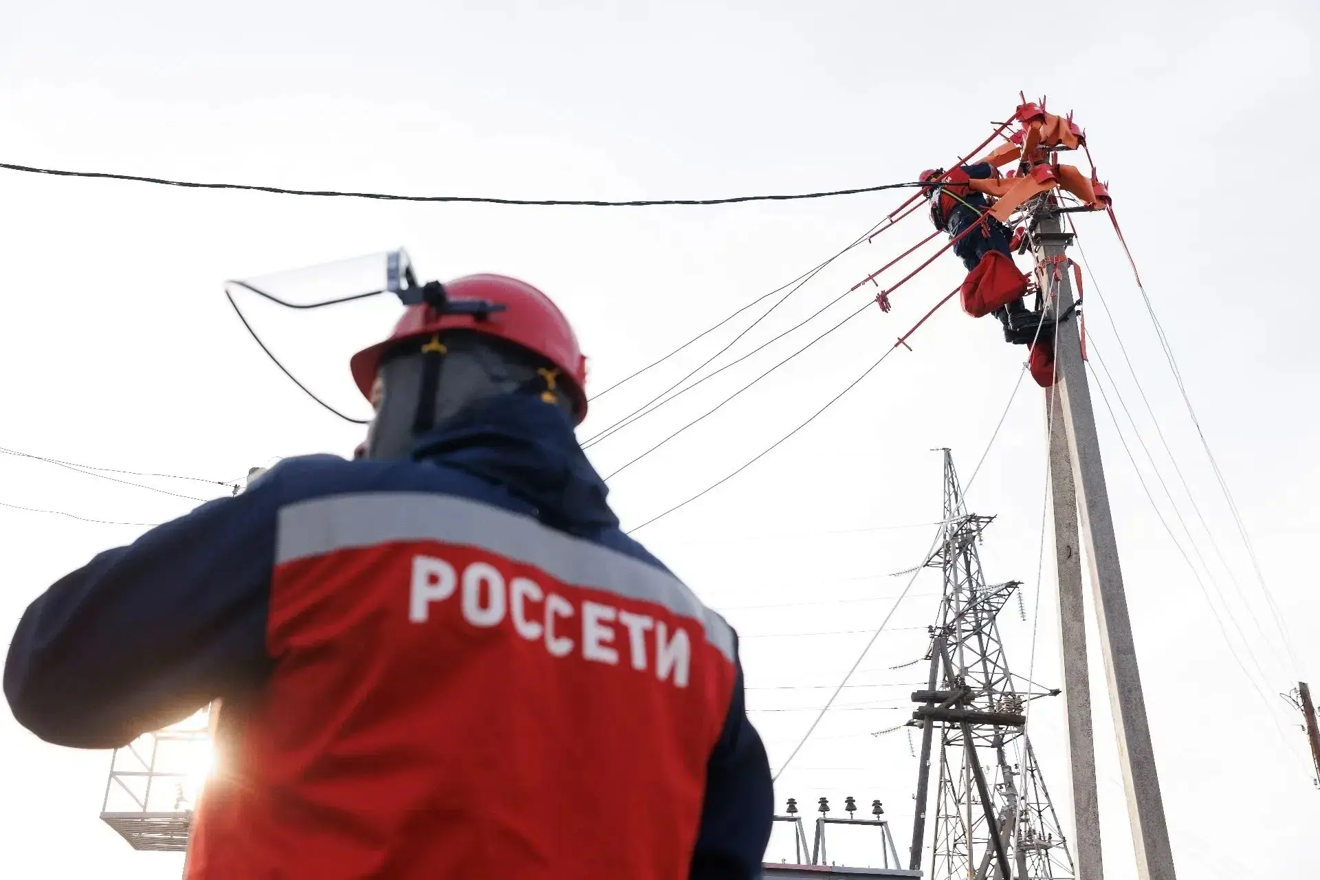 После прохождения грозового фронта энергетики свердловского филиала «Россети Урал» устр...