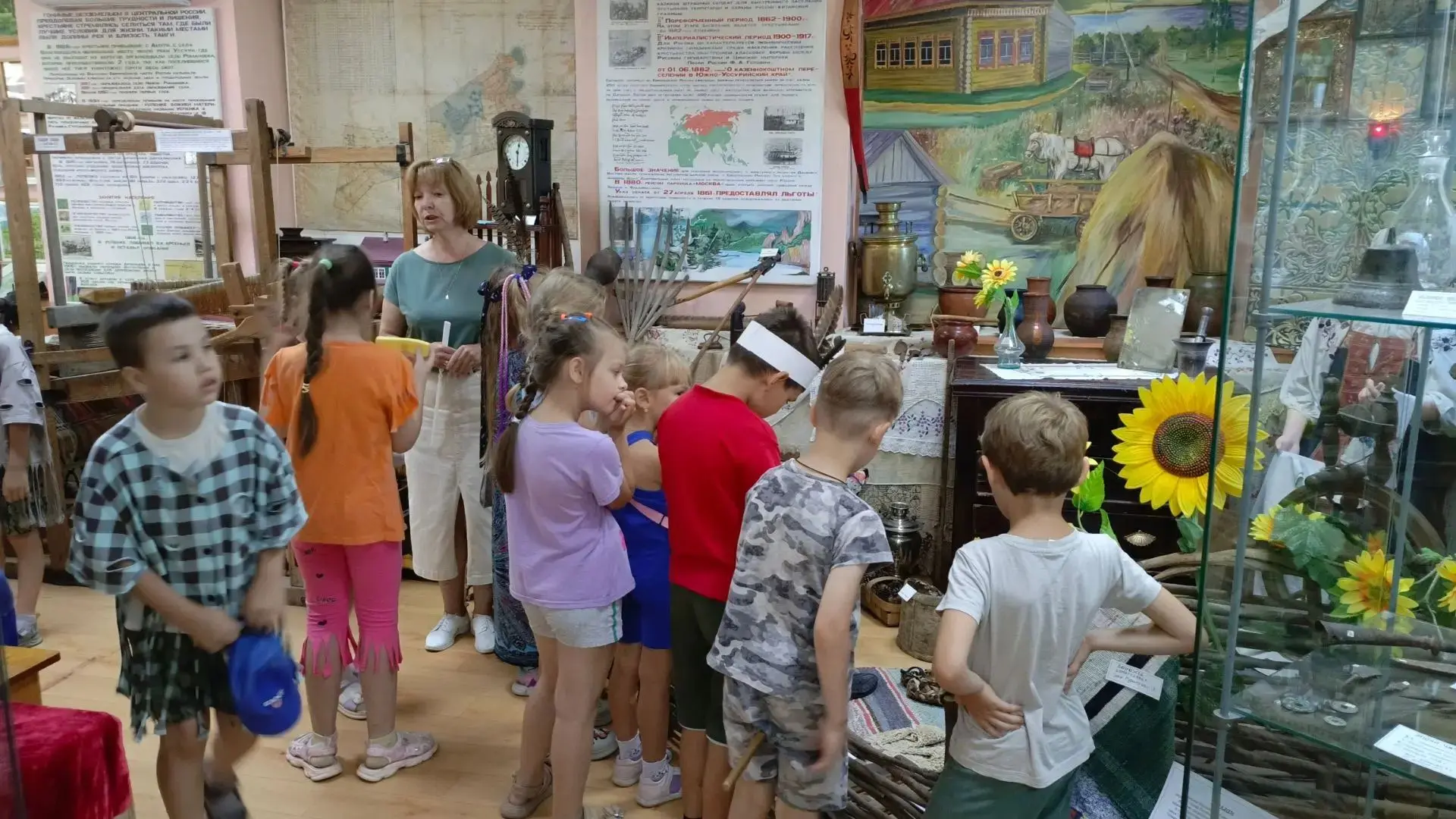 Для детей из пришкольного лагеря МБОУ «СОШ №2 пгт Кировский» в районном музее состоялас...