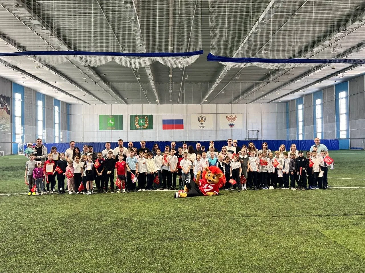 🇷🇺🎨 В СШ №17 прошло награждение победителей конкурса рисунков ко Дню Победы

Сегодня в манеже «Во