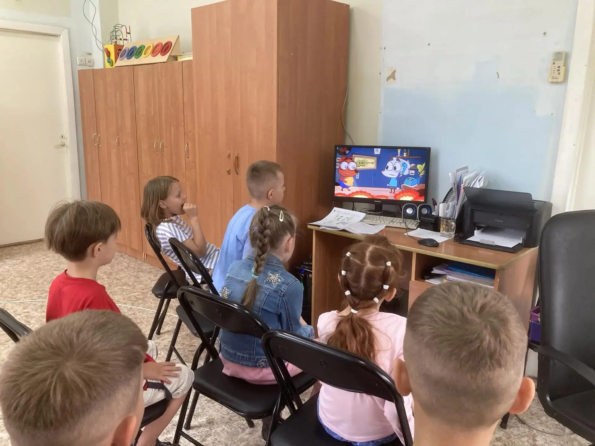 🎨 Творчество и безопасность: полезные каникулы в кружке «Фантазия» ☀