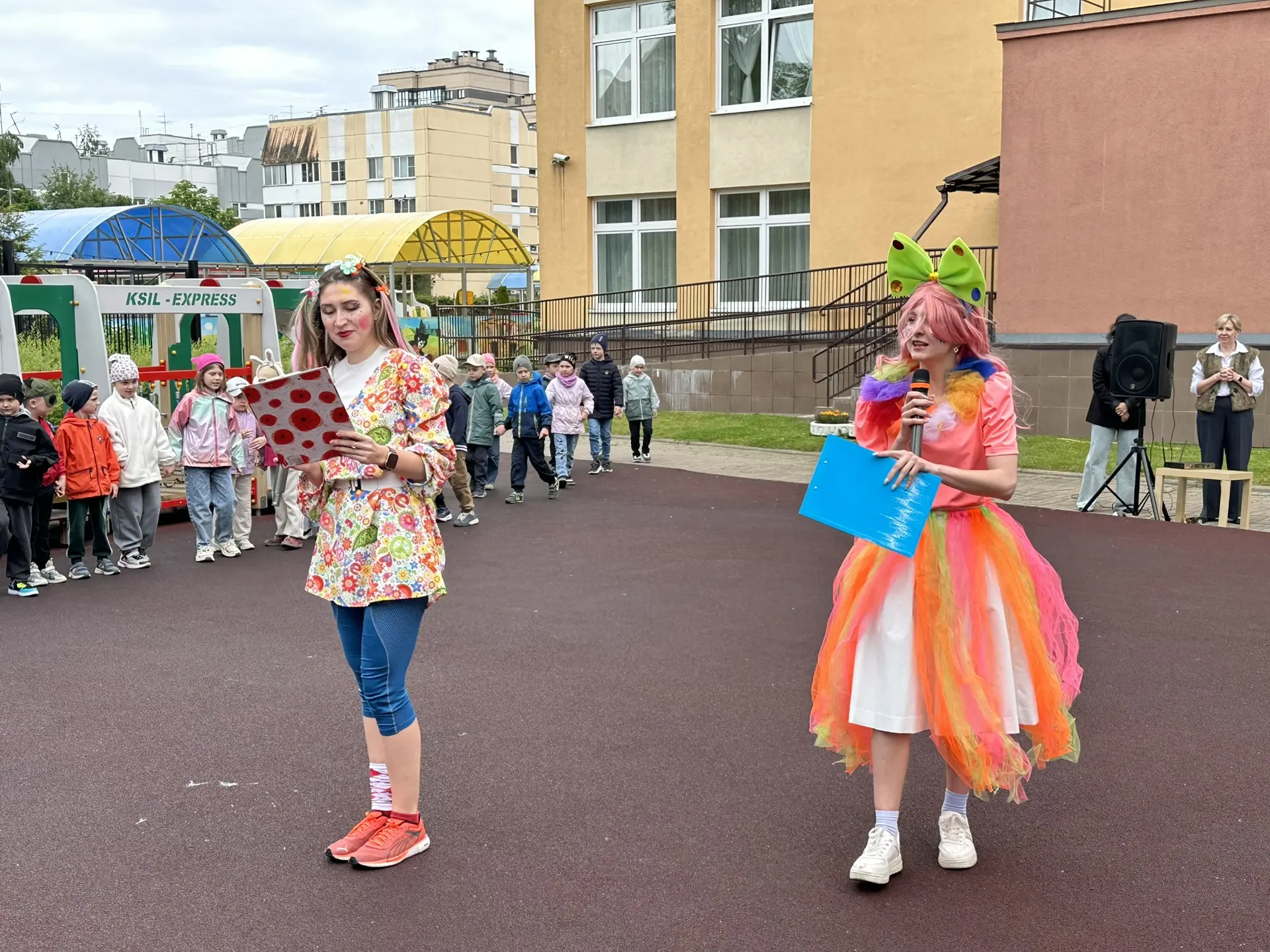 Детский сад — это место, где взрослые снова чувствуют себя детьми. С праздником, маленькие герои! Бе