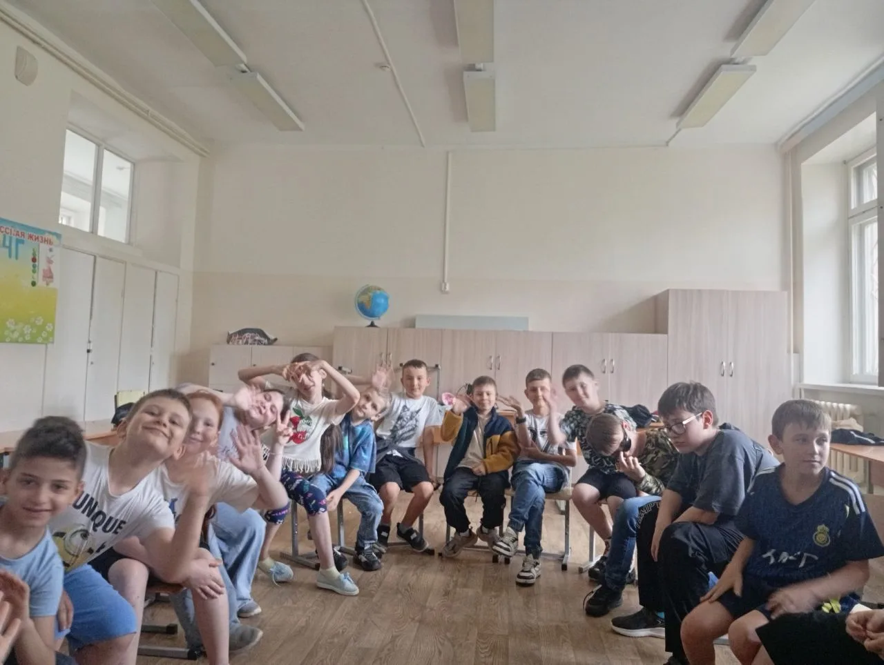 💖 Новый день в школьном лагере «Я, ты, он, она, мы – единая страна»! 

Сегодня:
✔ Провели зажигател