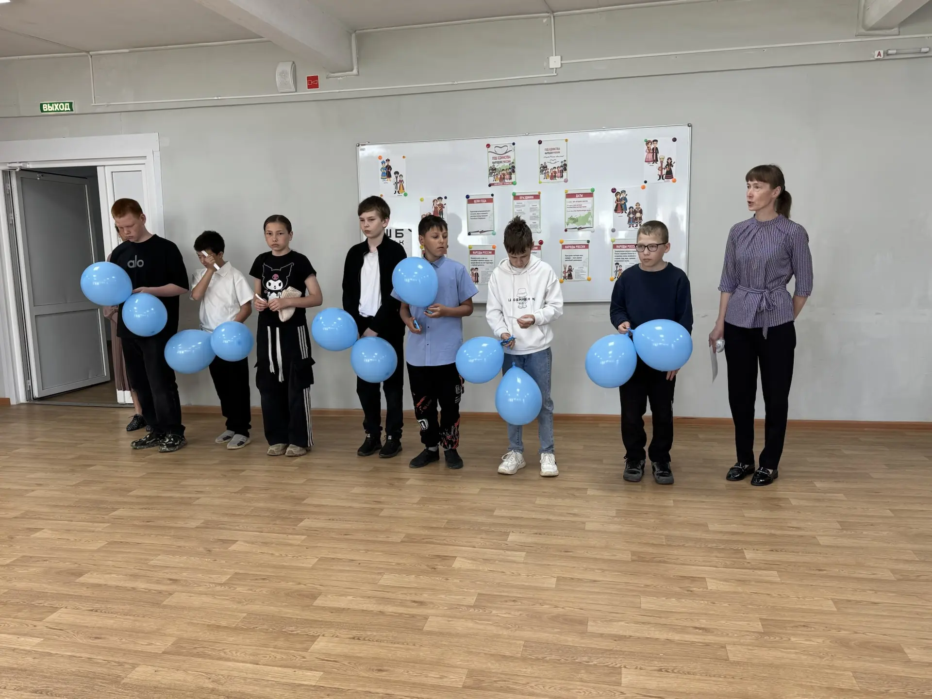_____НЕДЕЛЯ ВЫПУСКНИКА_____

🔹Сегодня наших выпускников поздравлял 5 класс 🙏
Сюрприз был подготовл