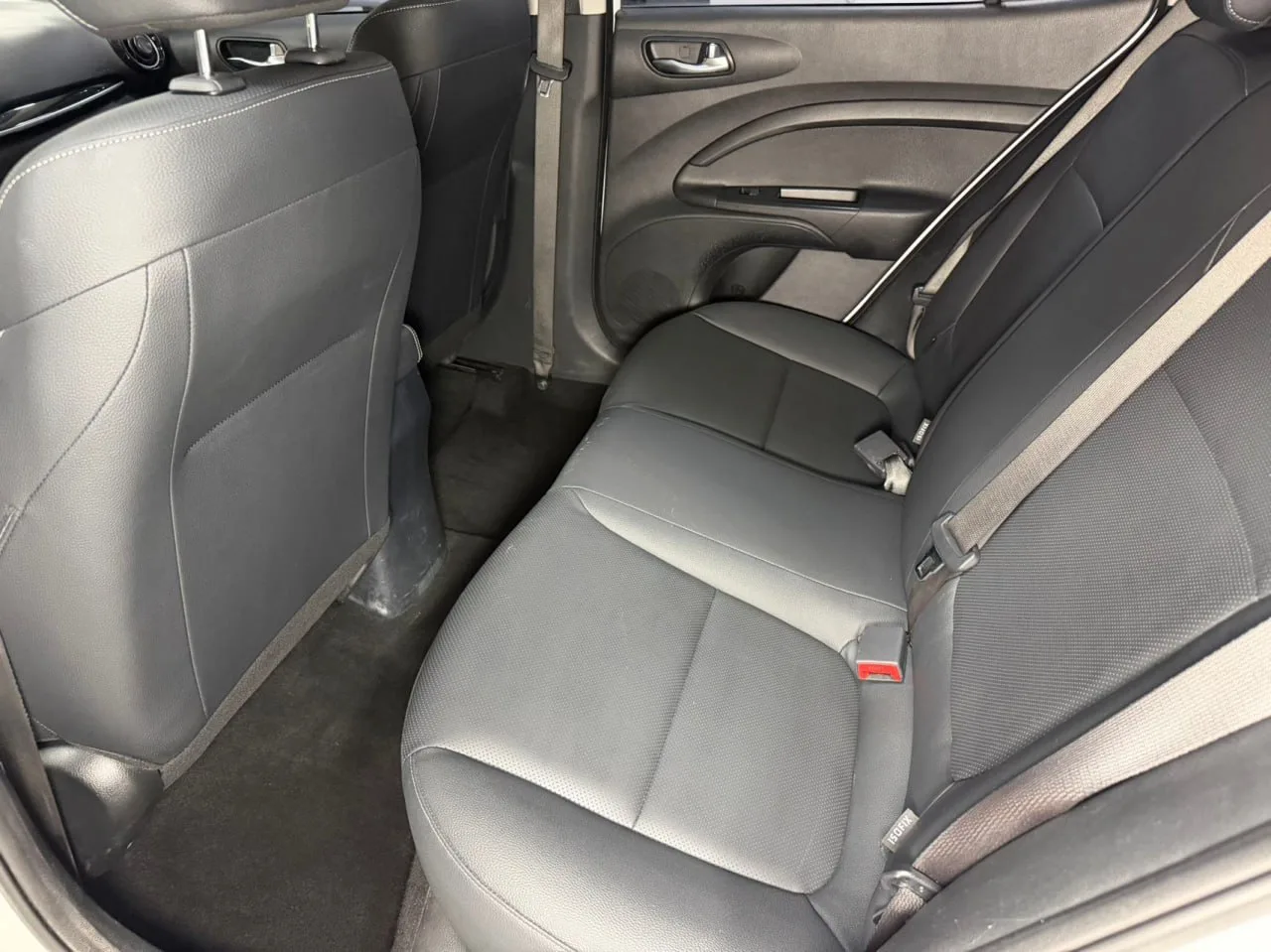 🚗 KIA Sonet 1.4L CVT Fun Sunroof Edition (2021)  В наличии в Китае 🇨🇳 📍 Стоимость под ключ до Владив