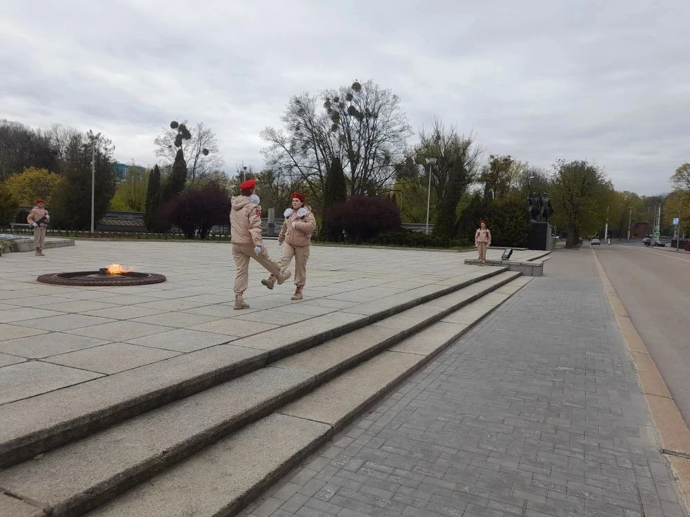 Честь и память: Юнармейцы "Суворовцы" на Посту №1 в Калининграде.