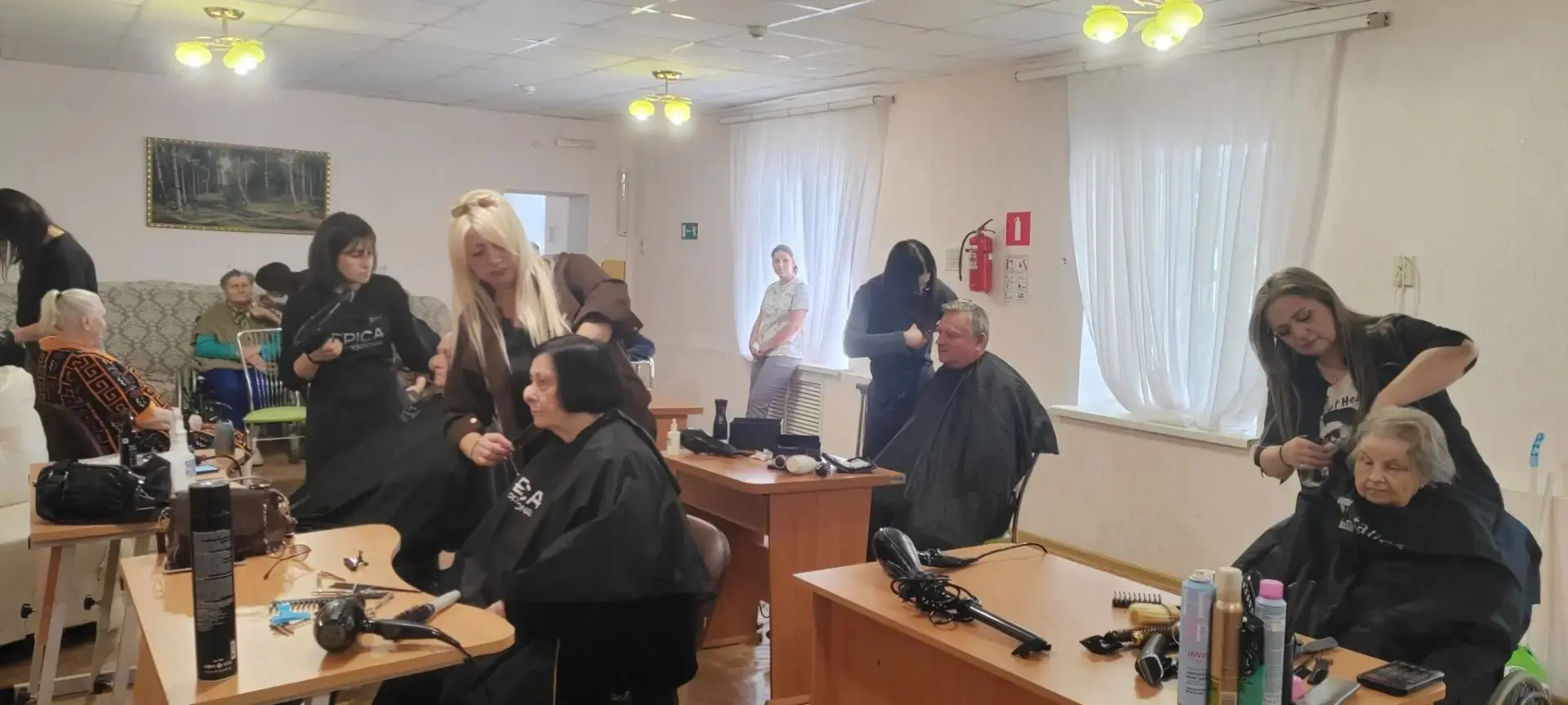 День красоты для бабушек и дедушек