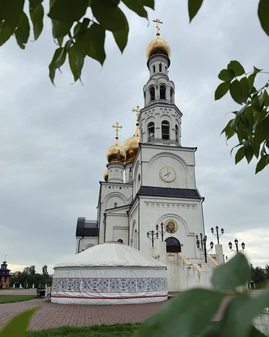 Спасо-Преображенский кафедральный собор ⛪️Город 🏛 Абакан
Республика Хакасия
✅     На колокольне ⛪️ 