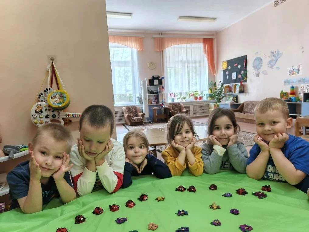 Интегрированное занятие по художественно-эстетическому развитию (лепка с использованием...