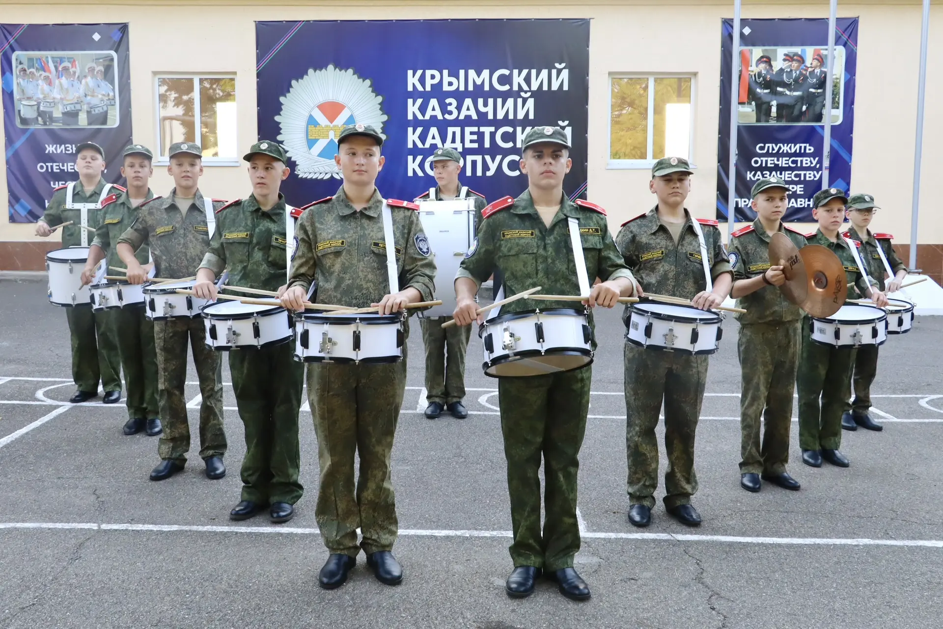 На репетиции взвода барабанщиков
