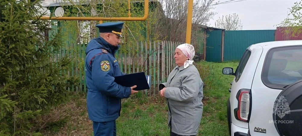 Безопасность в частном секторе: работа МЧС по предотвращению возгораний в Борском районе   Хозяйстве