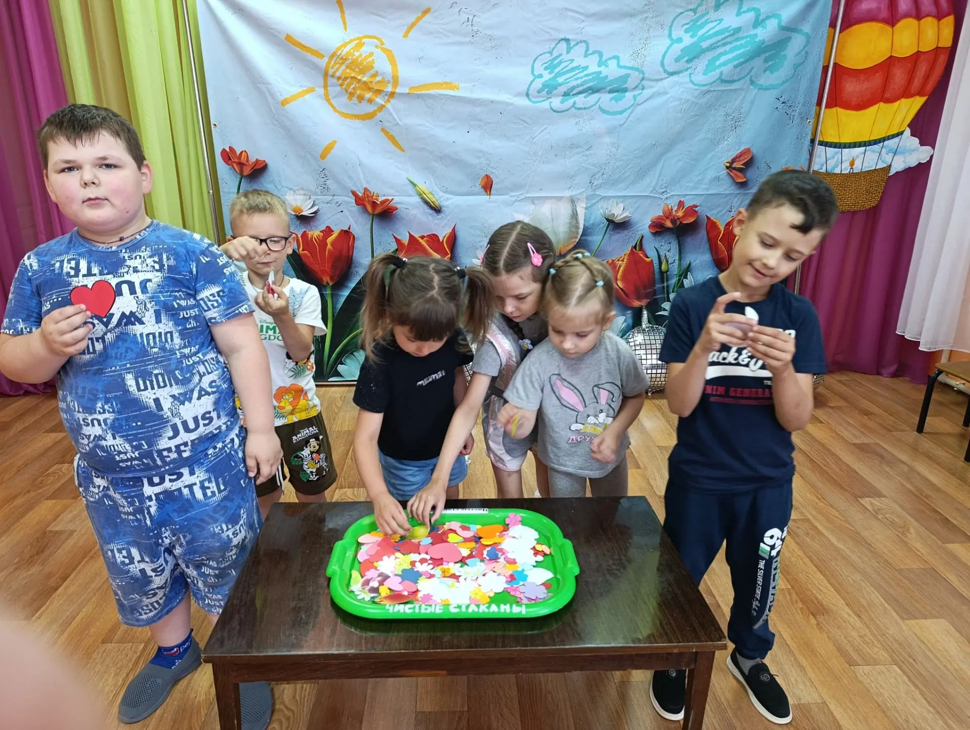 Вот оно какое наше лето🐞🦋🌞

 Наши воспитанники с радостью занимаются творчеством и сегодня решили