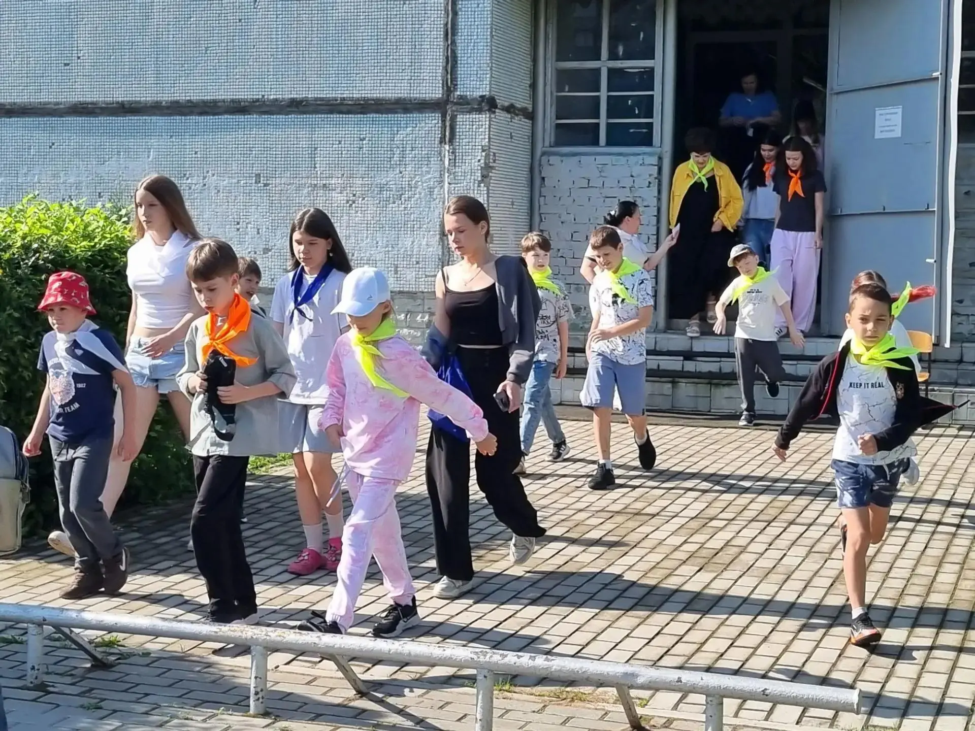 🌞 16-й день нашего летнего лагеря! 🌞

Сегодня погода была просто идеальной для приключений! Утро, 