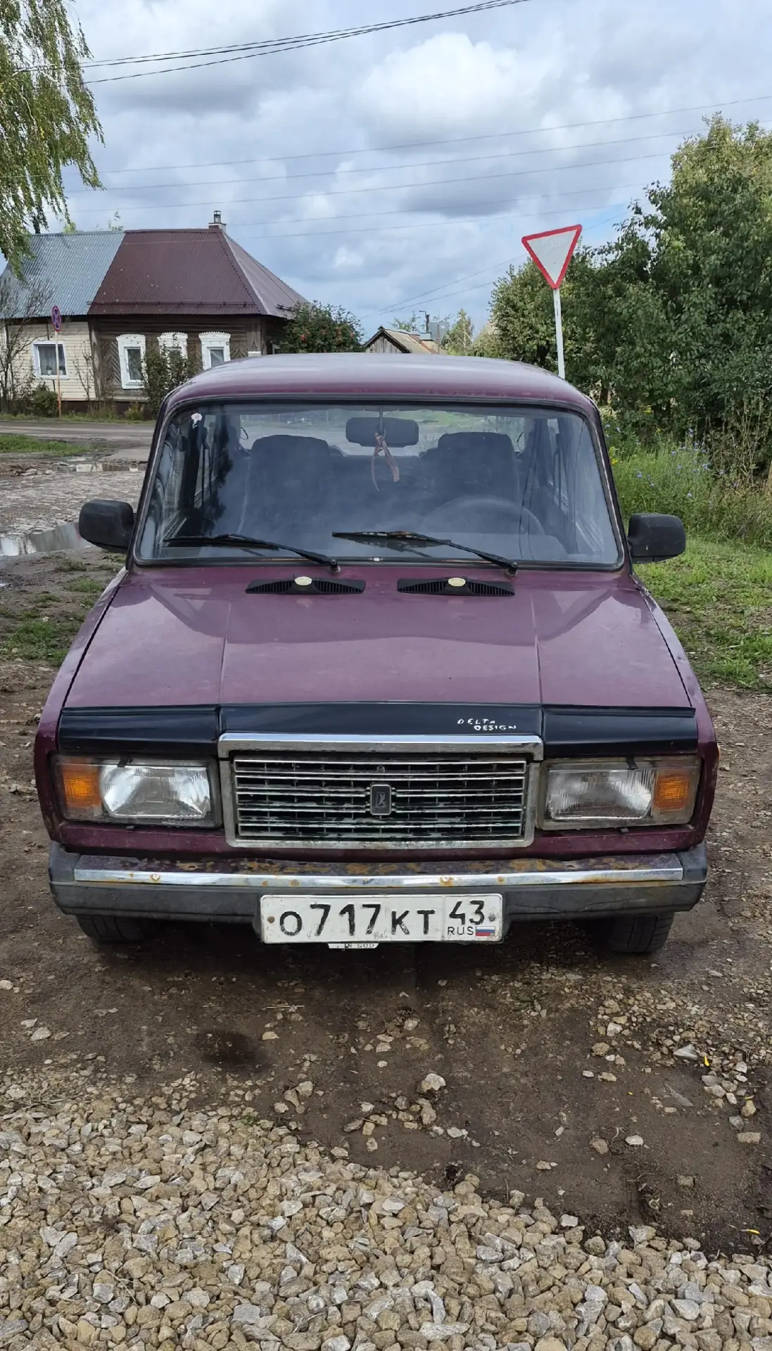 ПРОДАМ ВАЗ 2107 КАРБЮРАТОР