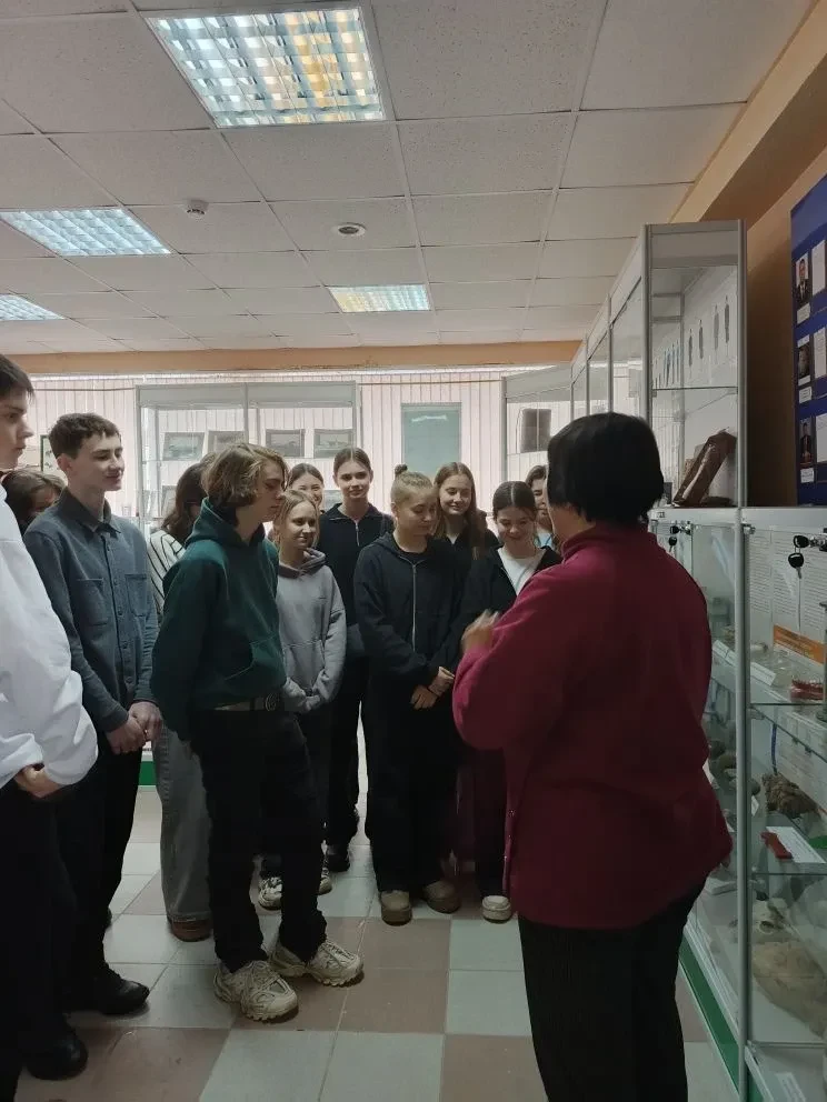 👩‍🔬 Ученики 7 и 9 классов провели незабываемый день в Агротехнологическом университете! 🐾🎓 Они позна