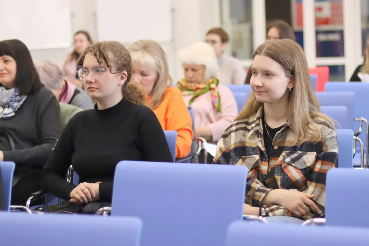 Краеведение на уроках: увидеть, услышать и почувствовать  В ГСГУ прошел методический семинар «Слово 
