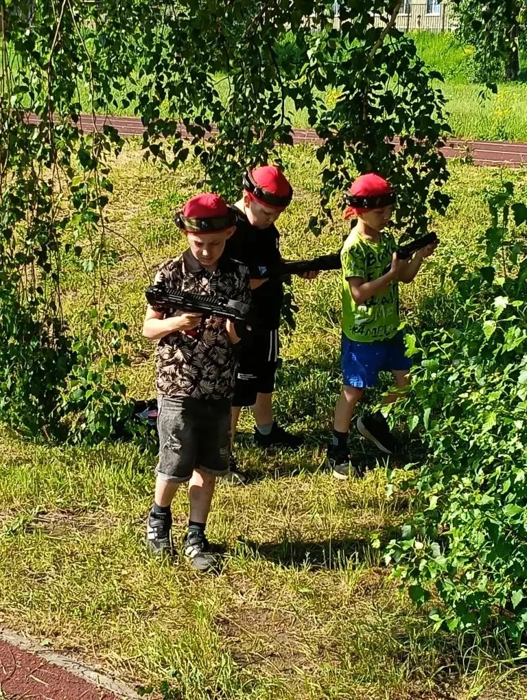 Седьмой день в «Дружбе» — лазертаг на улице.

Сценариев было несколько, но больше всего зашёл режим 