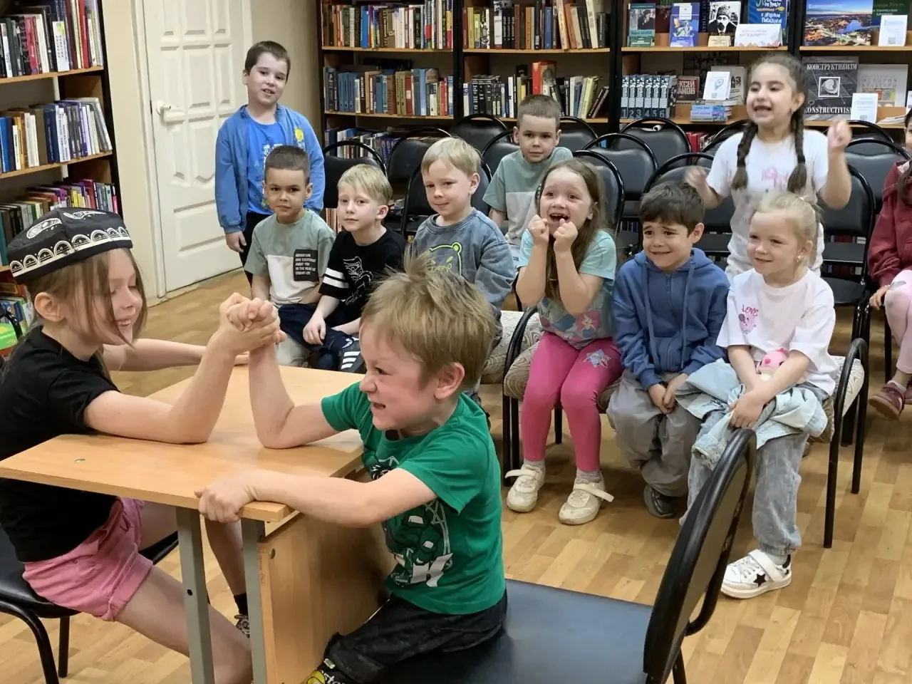🌟Старшие группы нашего детского сада сегодня ходили в детскую библиотеку № 3 на программу «Сказочны