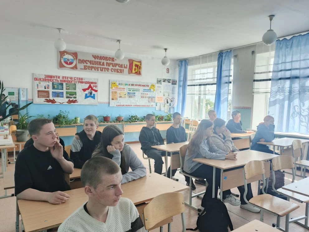 📢 В рамках правового просвещения обучающиеся 8–9 классов просмотрели тематический виде...