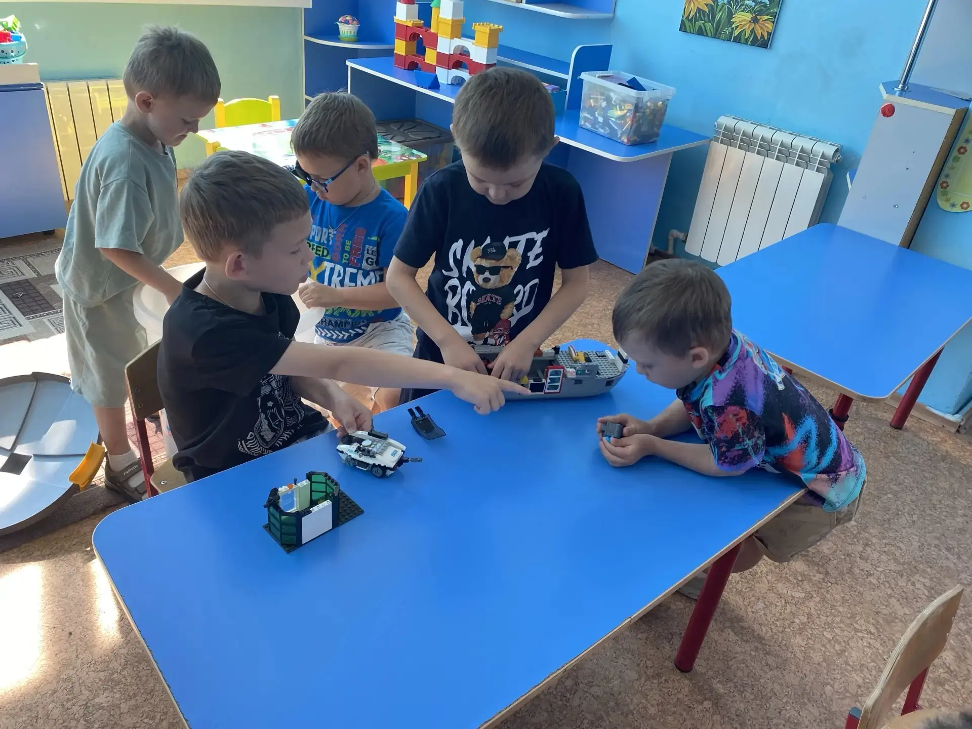 Сегодня игра не простая у нас.
Строителем станет каждый из нас!