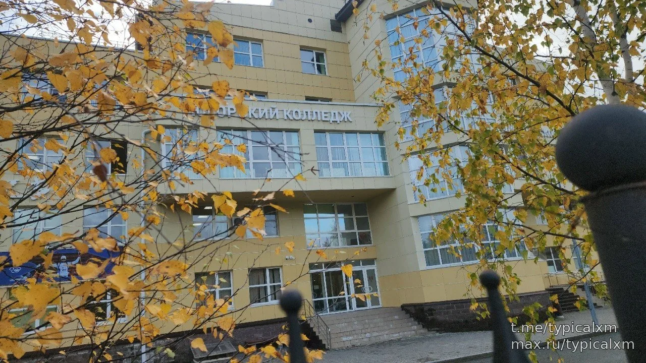 Территория у ЮКИОР и Технопарка превращена в парковку 🚗