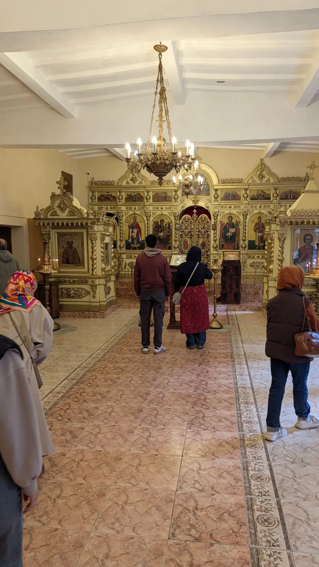 Какая сегодня великолепная экскурсия по Черниковке состоялась!) Зашли в Свято-Пантелейм...