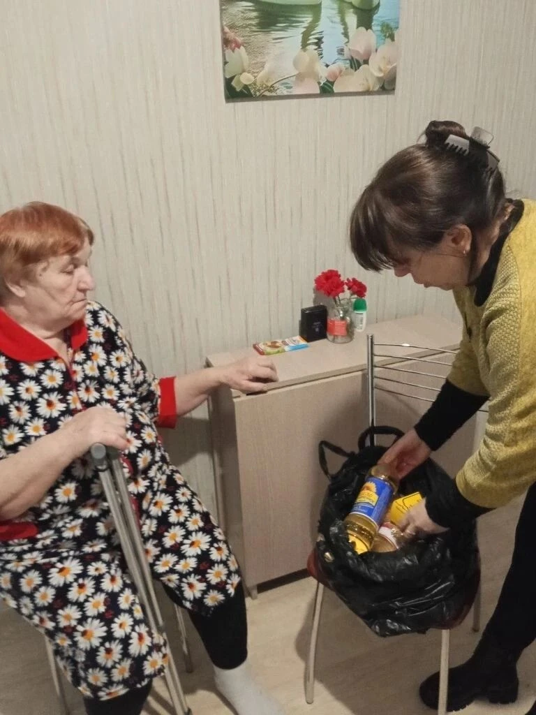 ❤️Сотрудники комплексного центра социального обслуживания населения  Глушковского района продолжают 