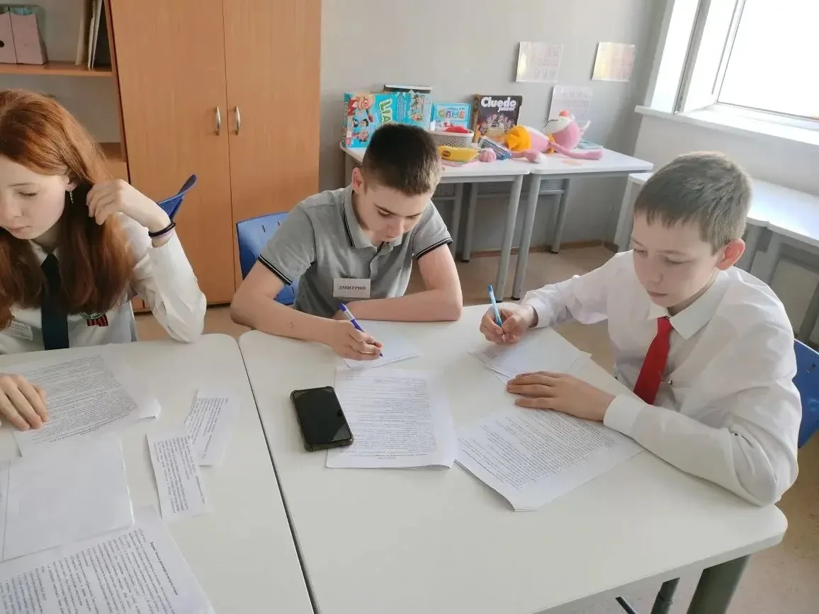 ✨ Сегодня команда нашей школы в составе семи волонтёров-медиаторов и руководителя ШСП «Линия доверия