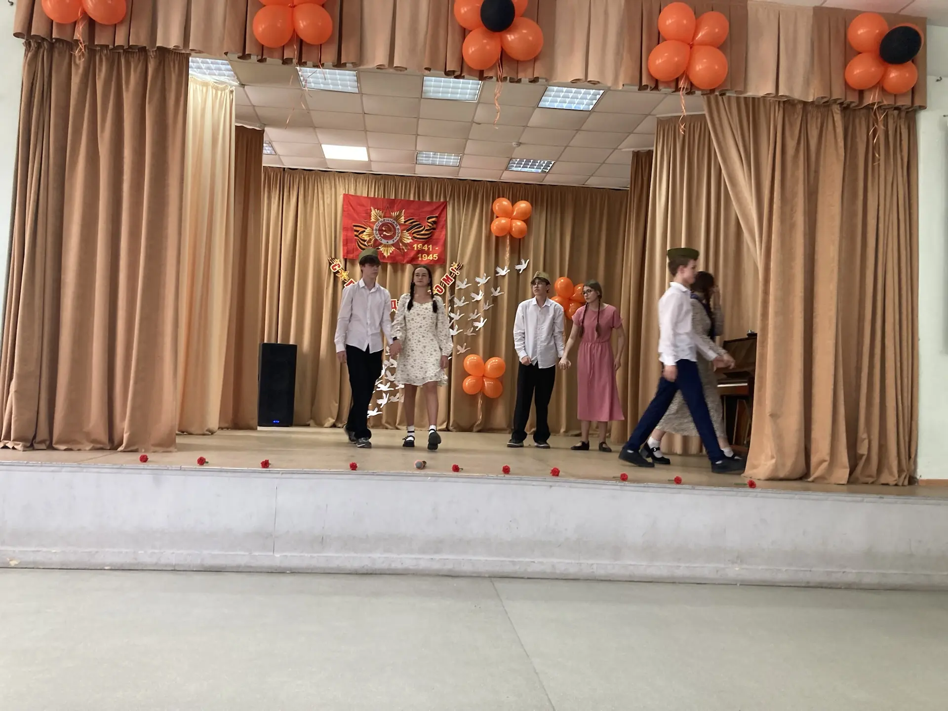 Ежегодный фестиваль литературно-музыкальных этюдов «Дорогой подвига» прошел сегодня в н...