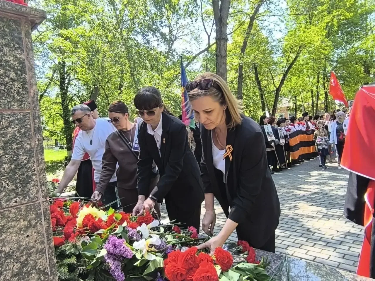 🇷🇺 9 мая — День Великой Победы!  В этот священный день учителя и ученики, родители нашей школы приня