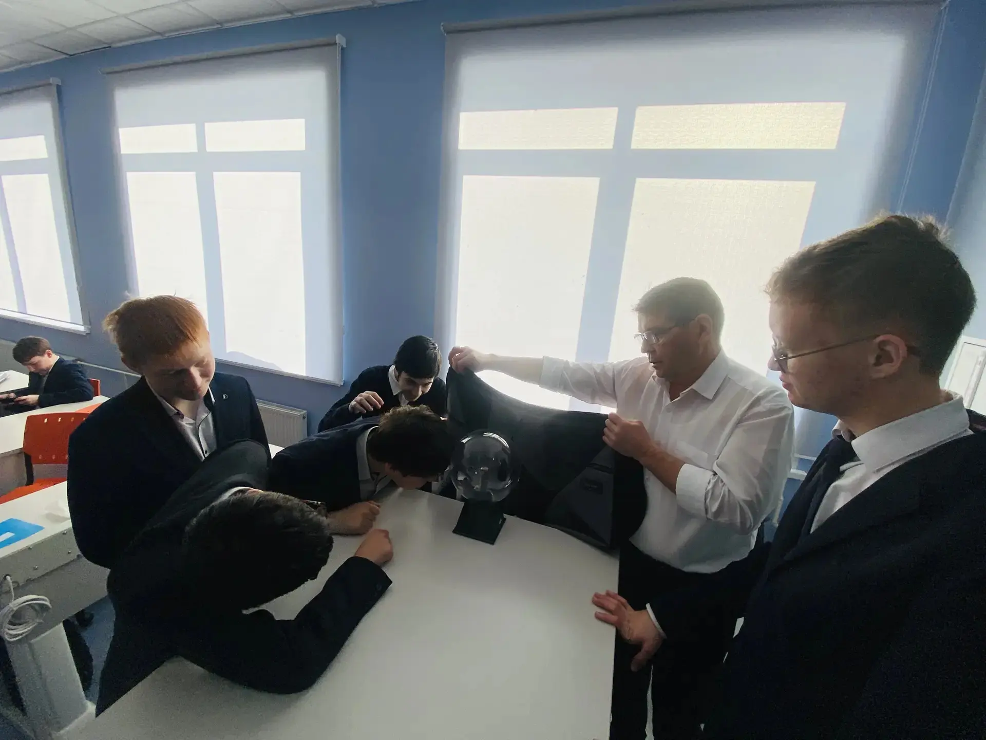 💡 Увлекательное путешествие в мир науки!  🧬Перед праздником Дня науки, традиционно отмечаемого 8 фев
