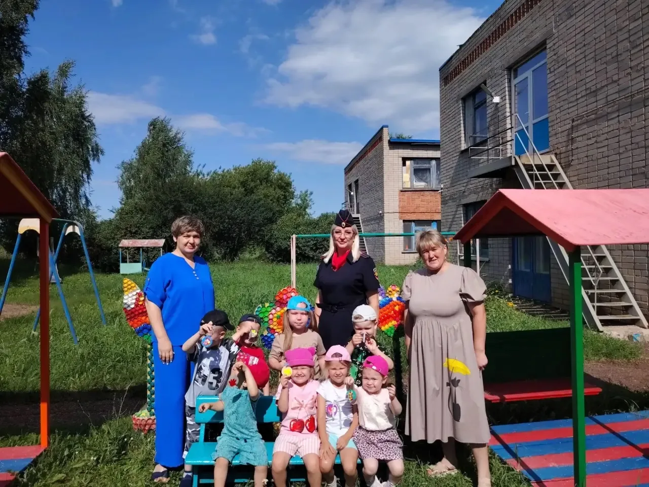 В «Ягодке» напомнили «Секреты летних дорог»