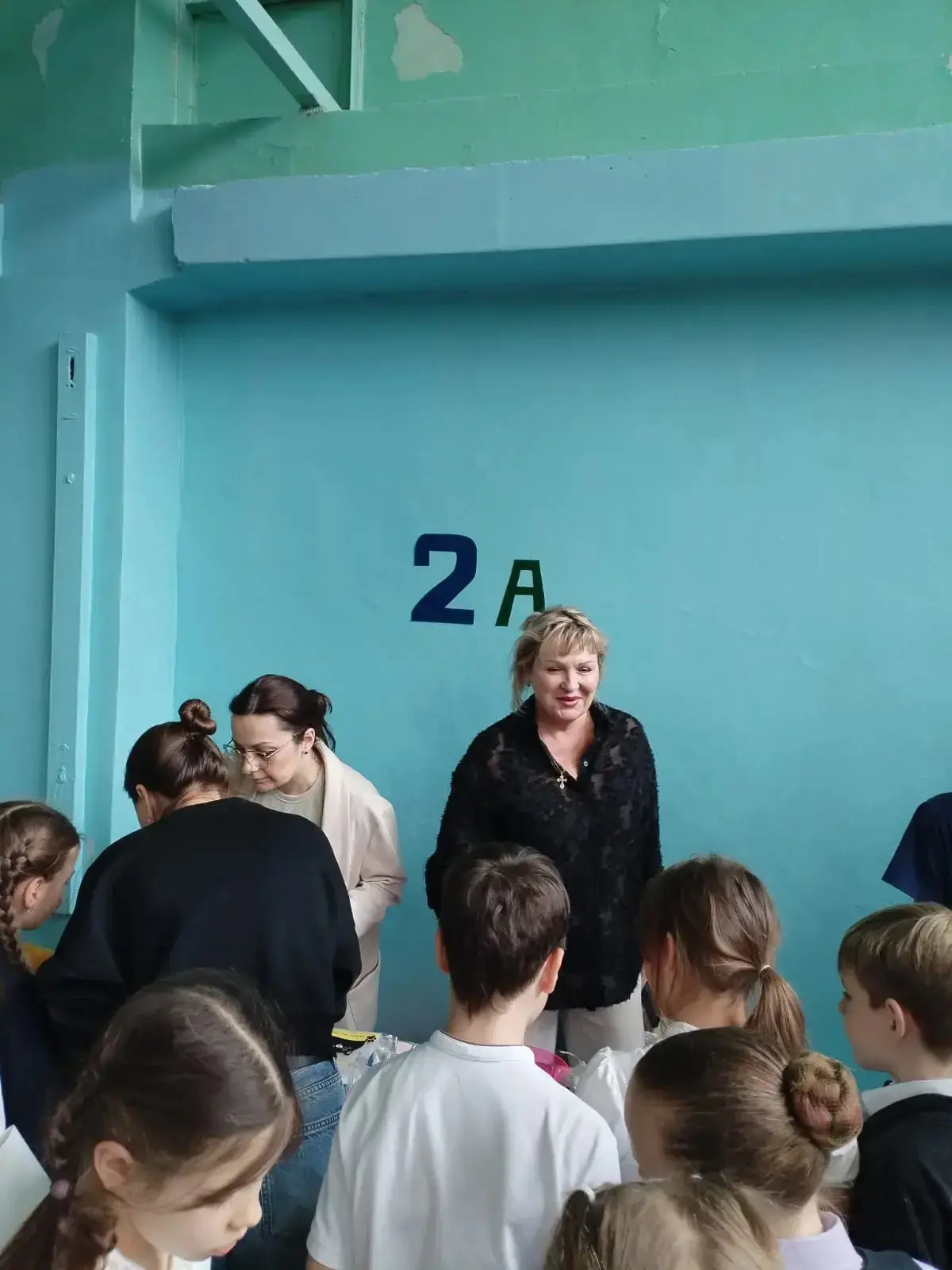 Добро и Патриотизм в Действии: 2 "А" Класс на Благотворительной Ярмарке!  13 мая, в День добра и пат