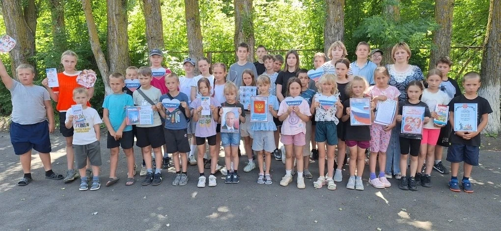 ☀️👋Яркий финал лагерной смены в преддверии Дня России! 🇷🇺

В заключительный день работы летнего п