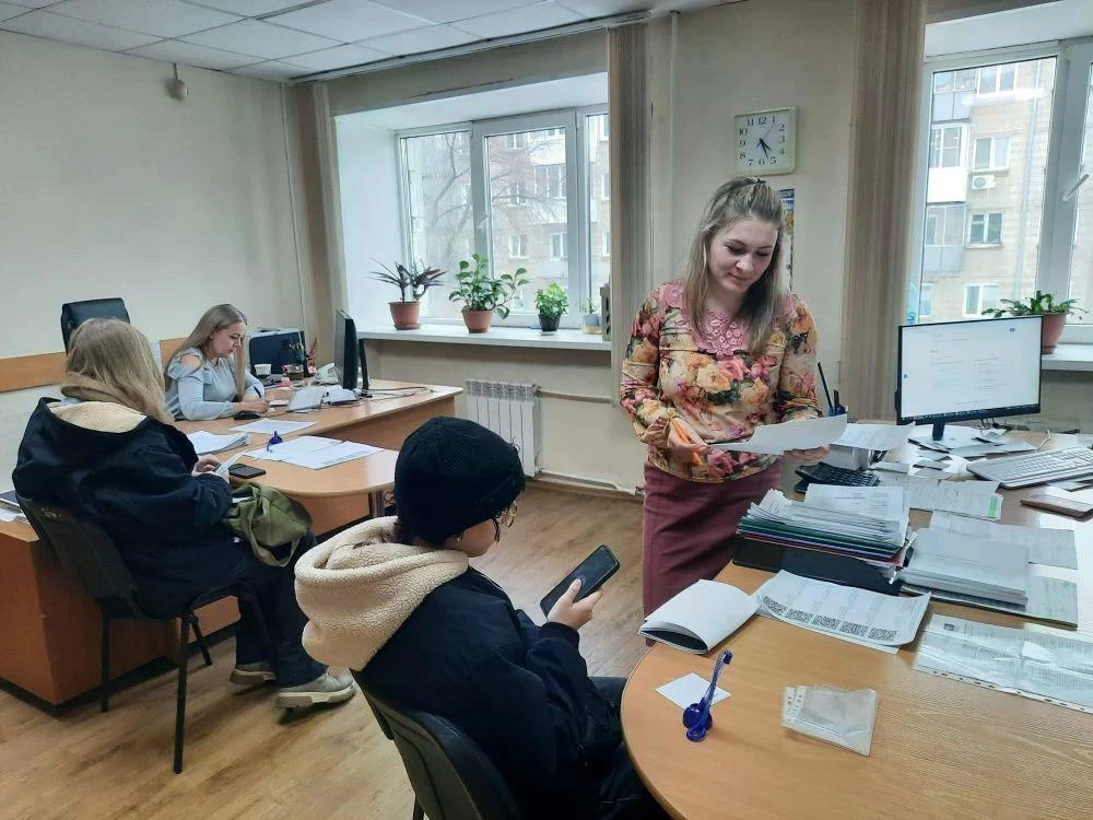 165 подростков Бердска нашли работу через Центр занятости с начала 2026 года  Кроме заработной пла