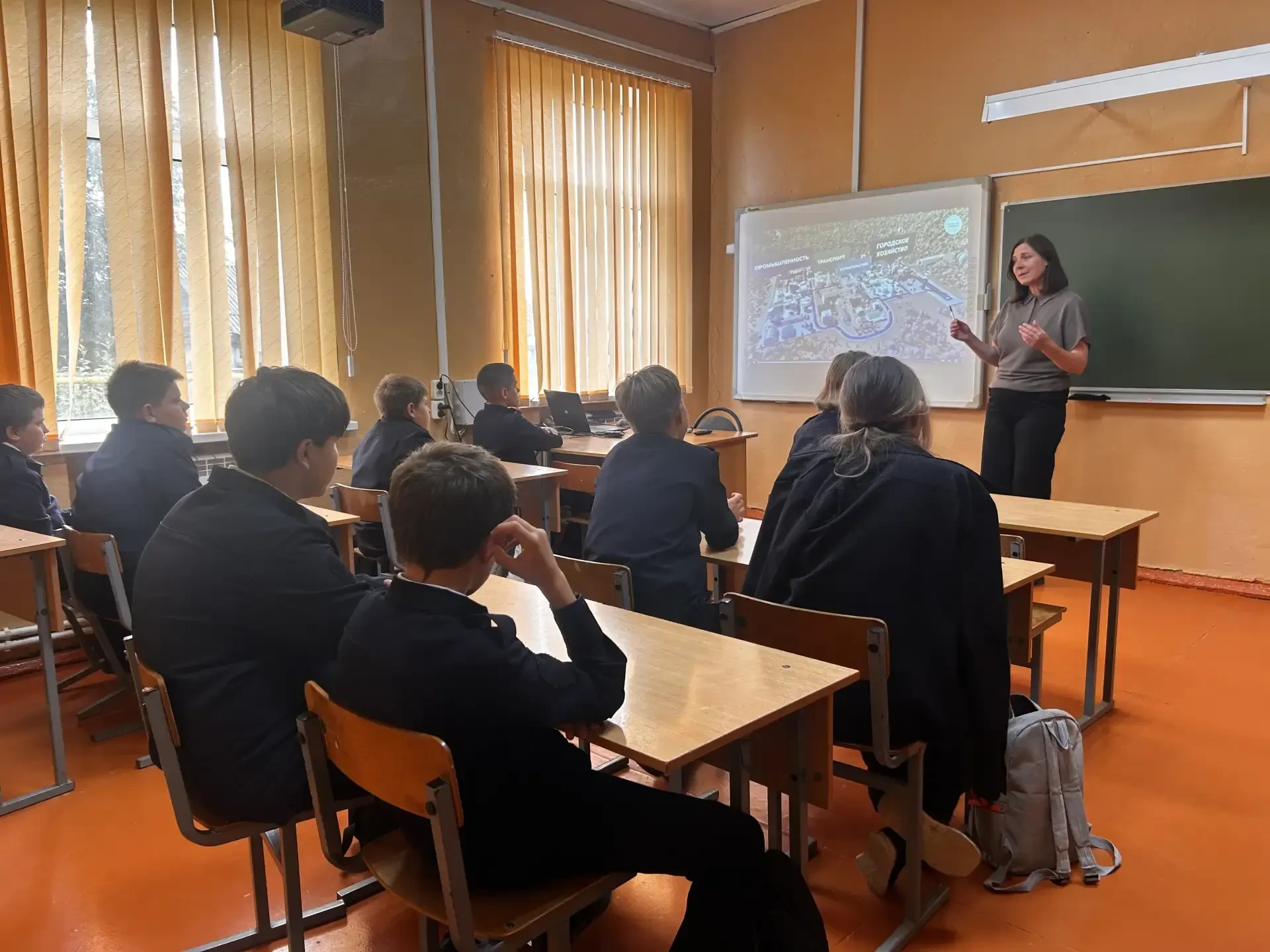 Старт в будущее! 🚀3 сентября в нашей школе прошли первые занятия профориентационного к...