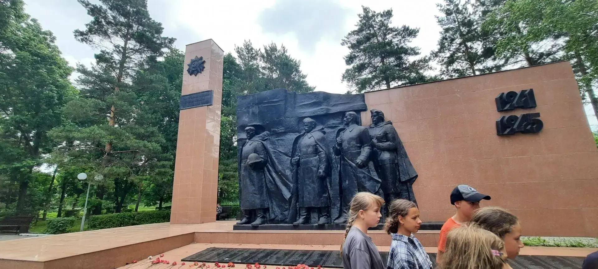 День единства в действии: как в пришкольном лагере прошёл праздник народов России
В преддверии госуд