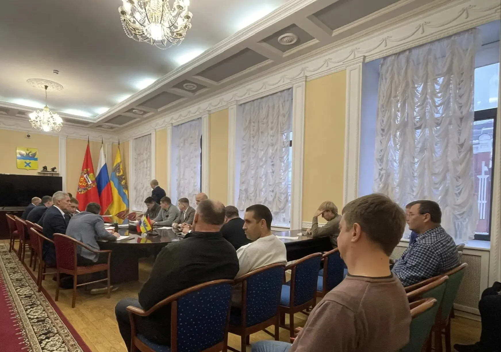 Продолжаем работу по уборке снега  Снегопад начался сегодня рано утром и продолжится ближайшие три д