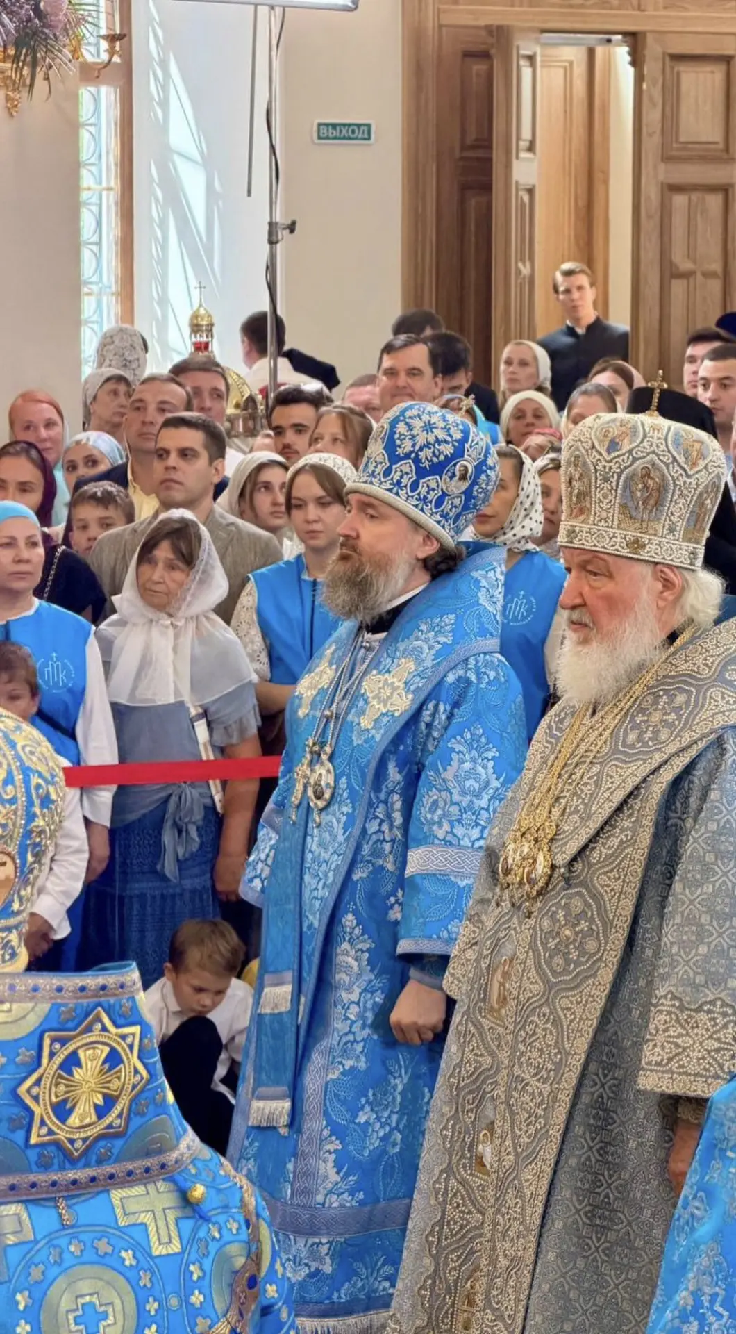 Святейший Патриарх Кирилл совершил первую Божественную литургию в новоосвященном храме ...
